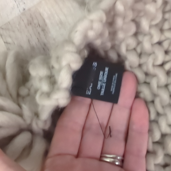 Express Hand Knit Scarf Chunky OS New! - Picture 3 of 5